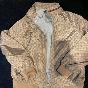 Gucci rain jacket with hoody - Fits like Medium